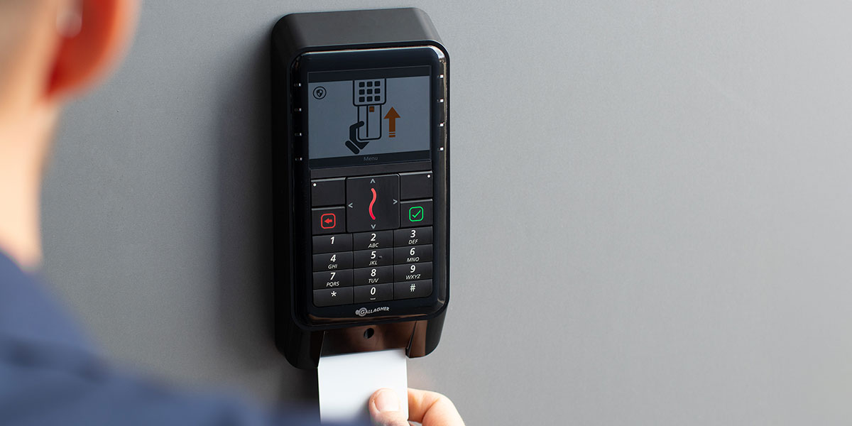 Gallagher T21 Reader with PIV credential